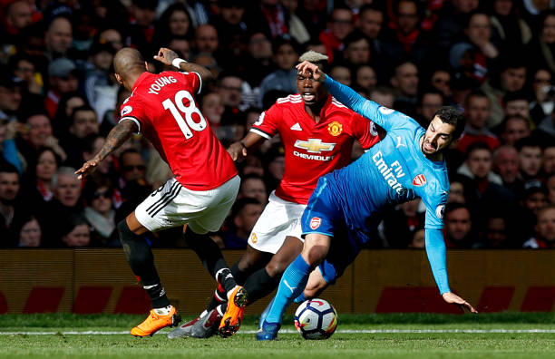 展出了一副 展出了一副