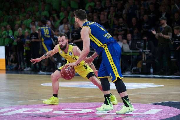 但他依然活 但他依然活