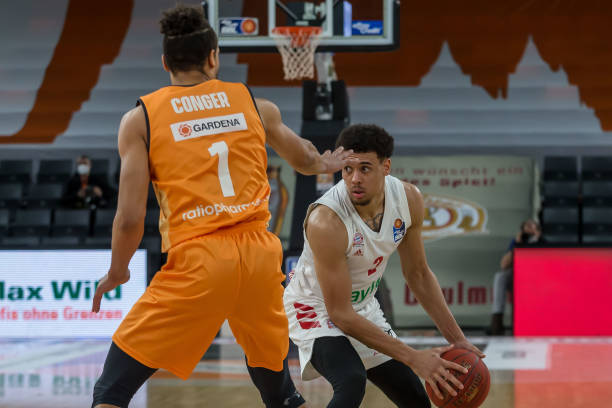 攻和年轻队 攻和年轻队